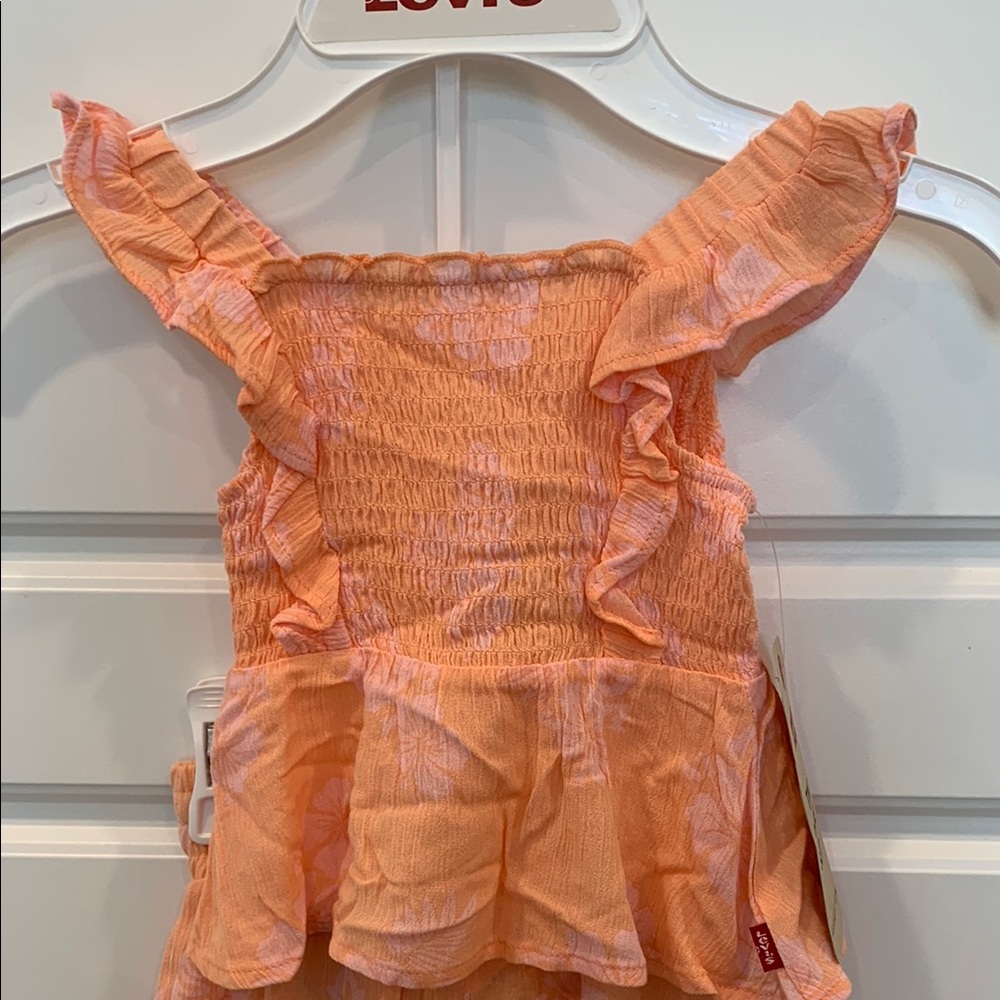 Levi's Two Piece Peach Floral Outfit - Picture 4 of 8
